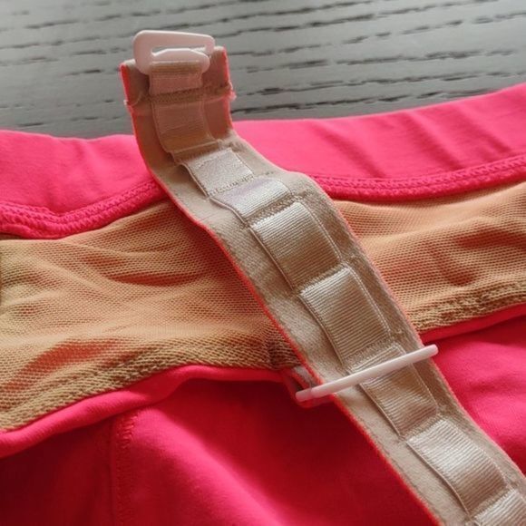 Lululemon Adjust Me Bra Flash‎ Sz 4 - Picture 7 of 8